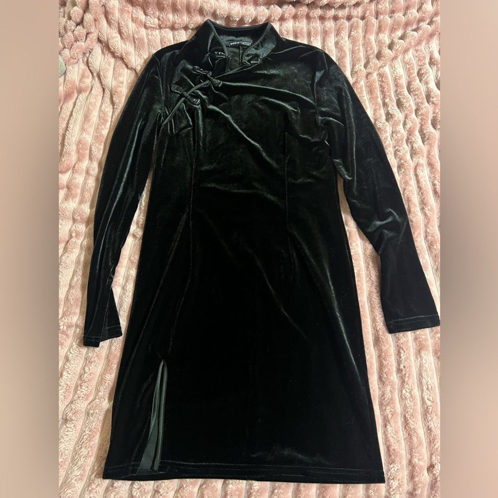 SHEIN Black Long Sleeve Velvet Dress